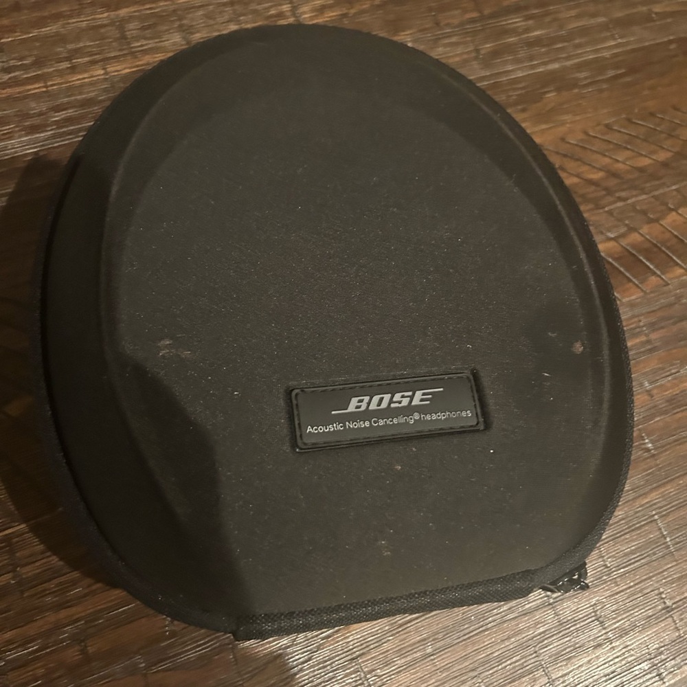 Bose black $ Silver Headphones with case - Picture 5 of 5